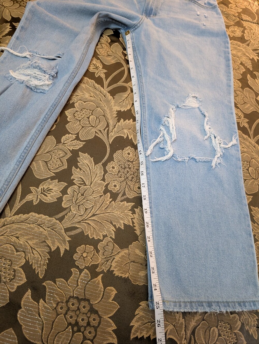 Abercrombie & Fitch Women's Light Blue Distressed Jeans Size 30/10 R - Picture 11 of 14